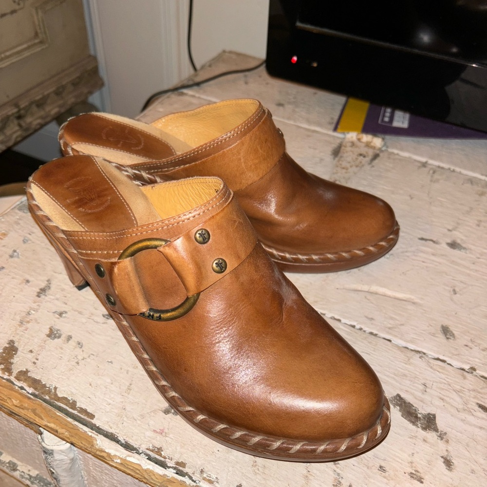 Frye Tan Clogs